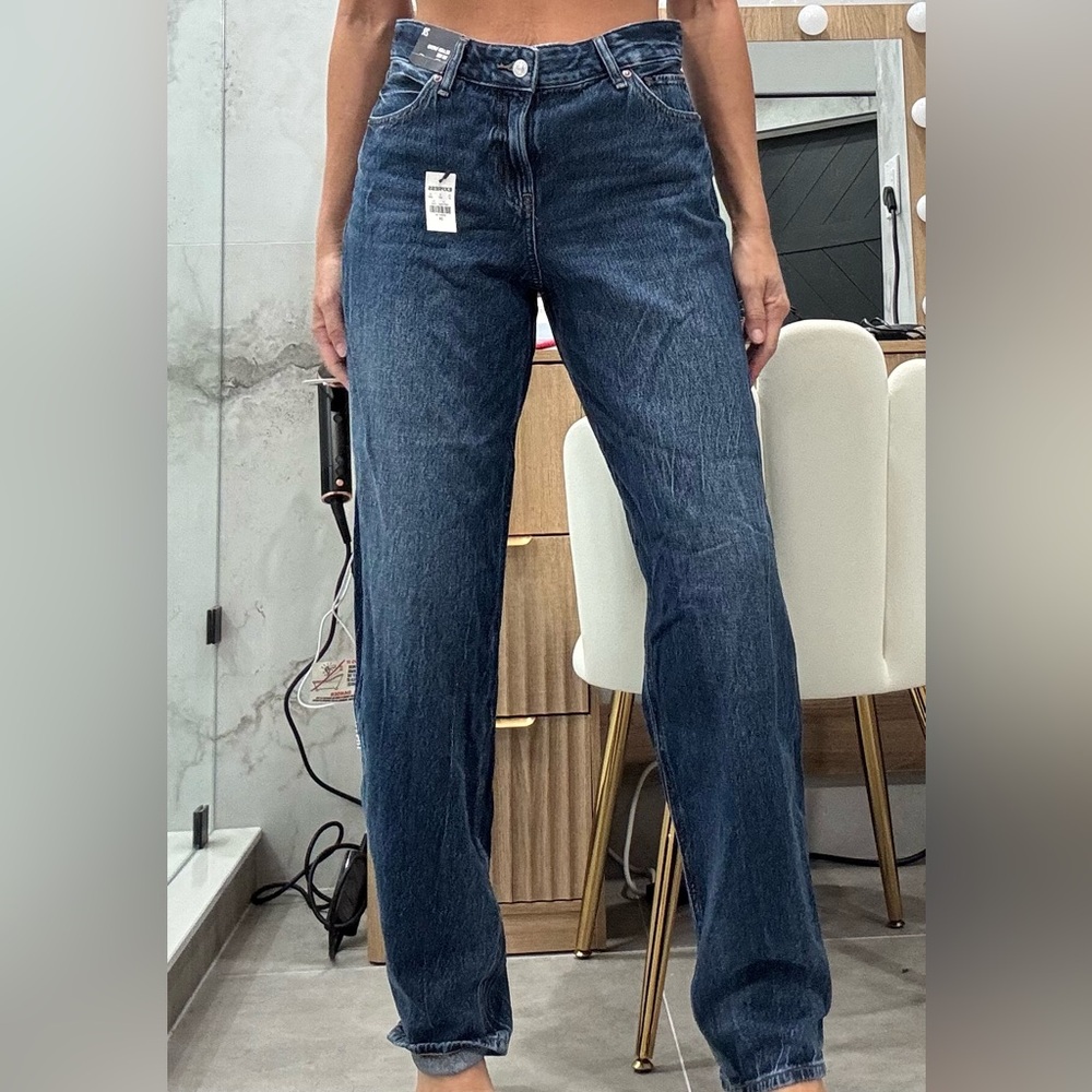 Express Relaxed Tapered Mid Rise Jeans Size 2R Brand New with Tags